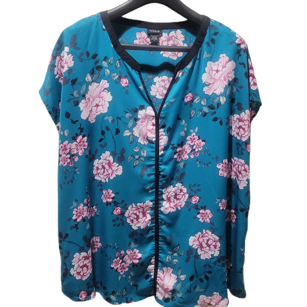 TORRID 3 WOMEN'S FLORAL TOP BLOUSE